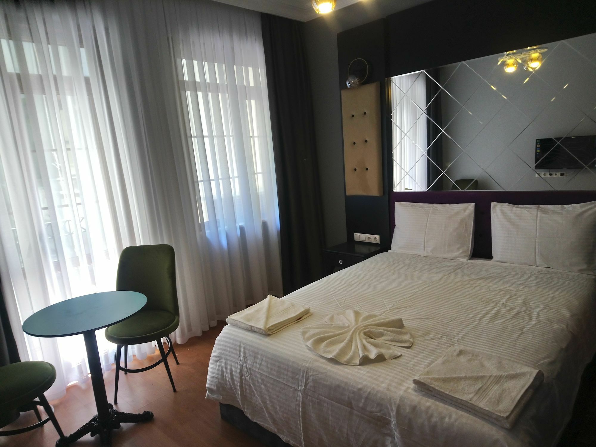 Royal Garden Suite And Hotel Istambul Exterior foto